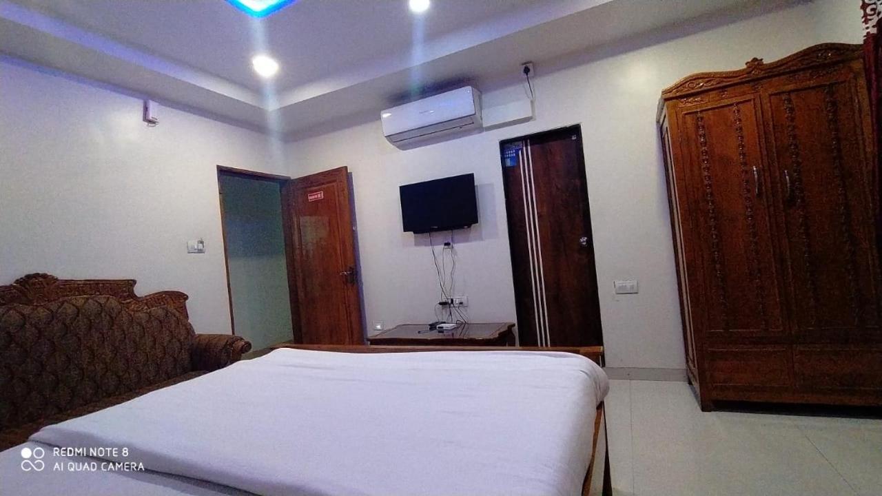 Hotel Shalimar Executive, Uran Islampur Peth  Buitenkant foto