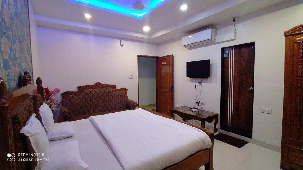 Hotel Shalimar Executive, Uran Islampur Peth  Buitenkant foto