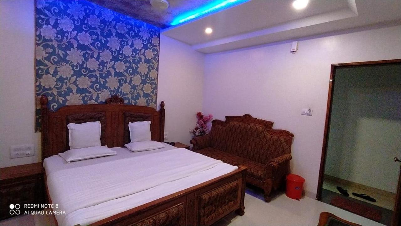 Hotel Shalimar Executive, Uran Islampur Peth  Buitenkant foto