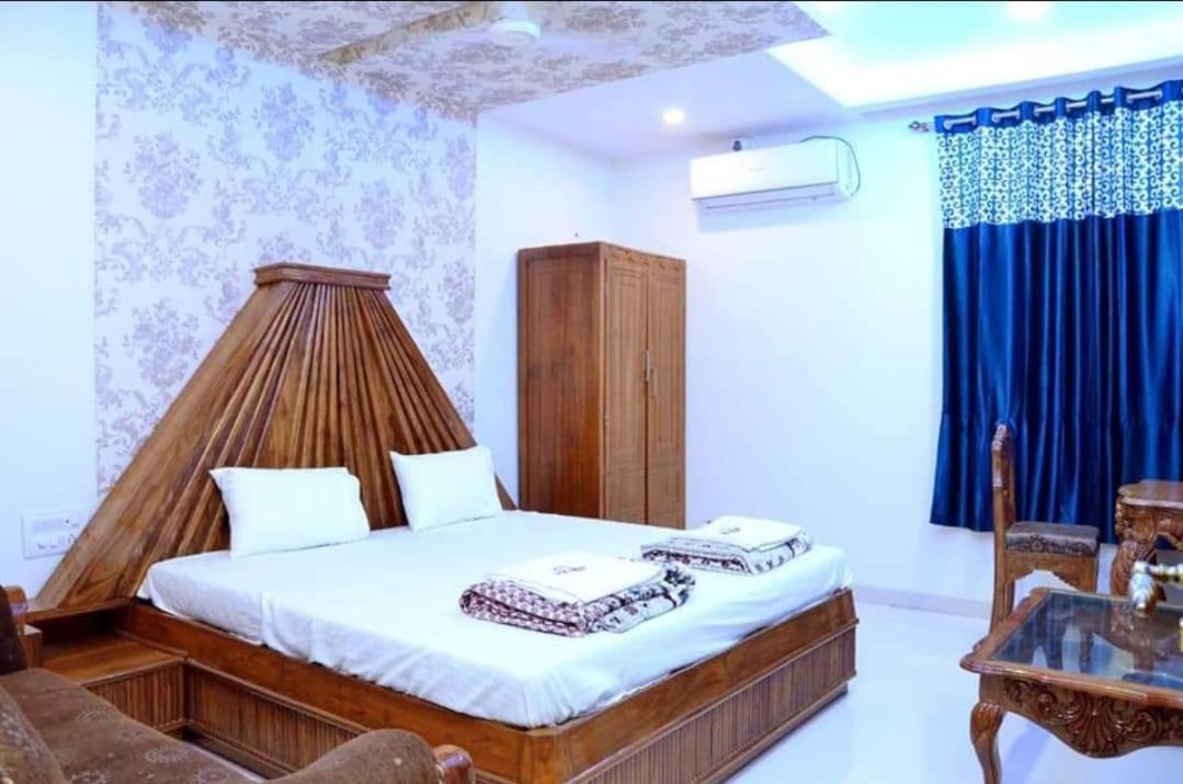 Hotel Shalimar Executive, Uran Islampur Peth  Buitenkant foto